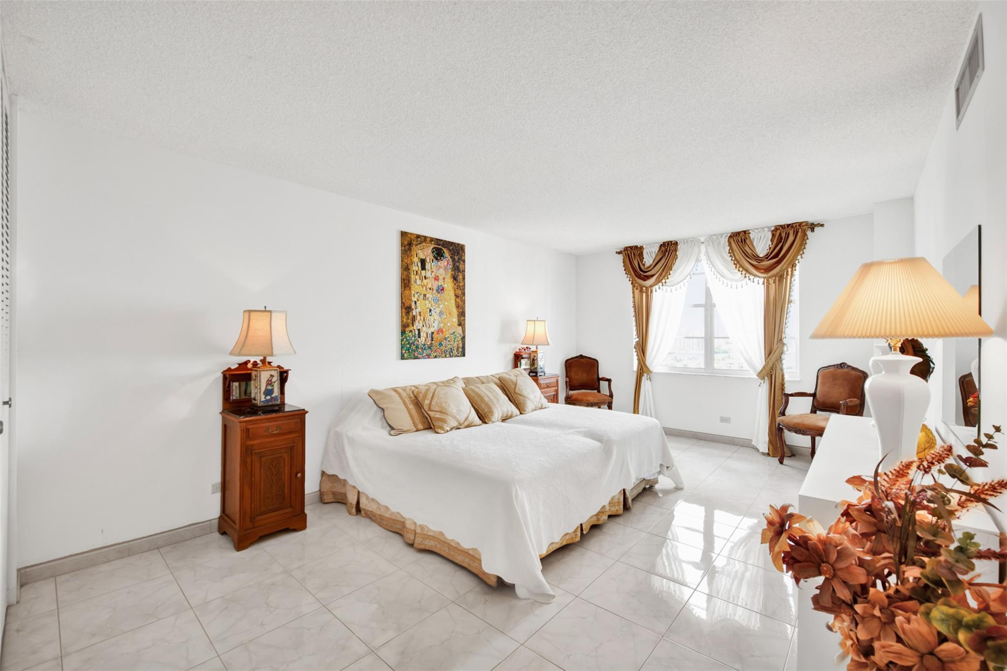 image Winston Towers 50024