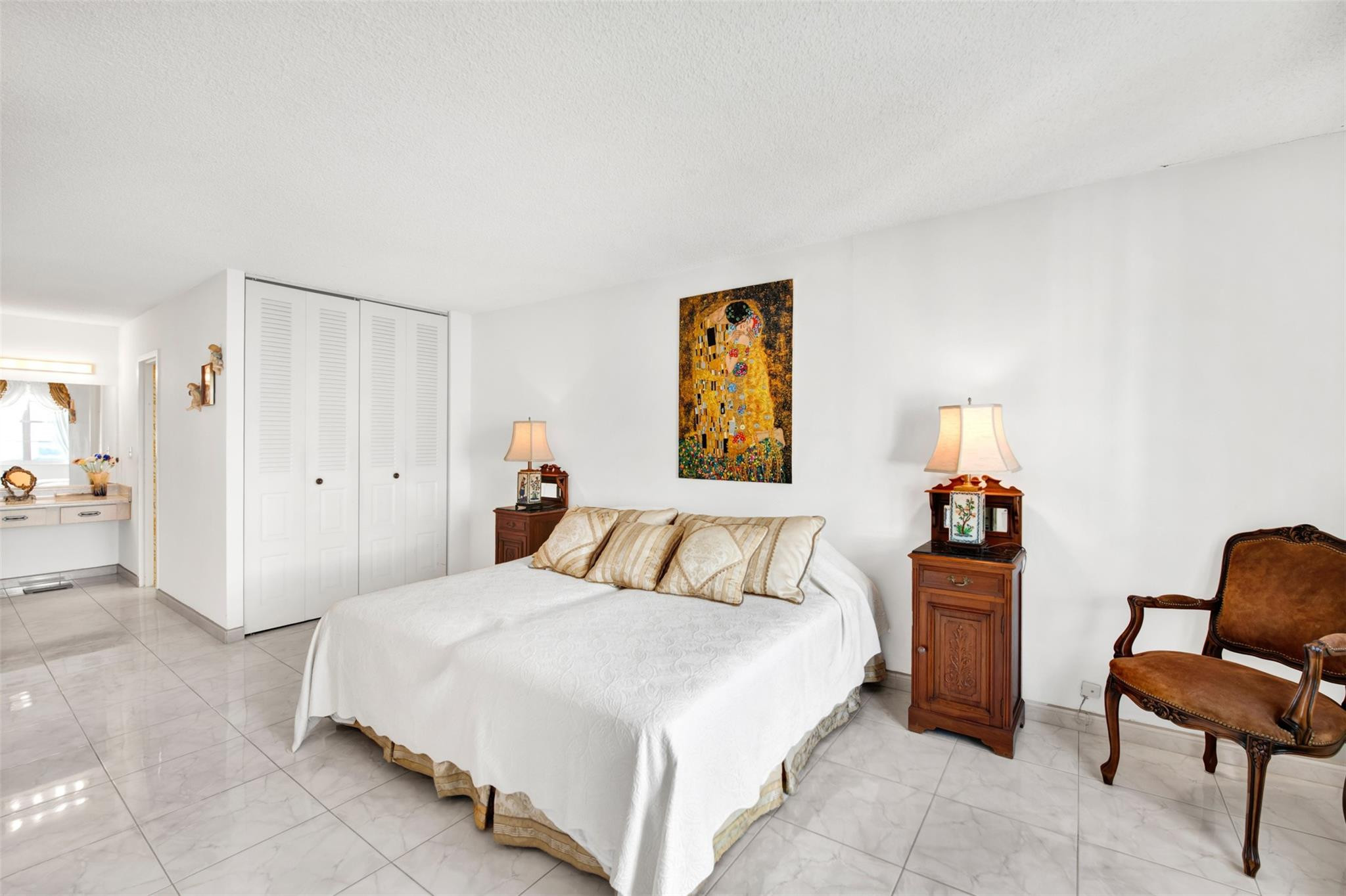 image Winston Towers 50025