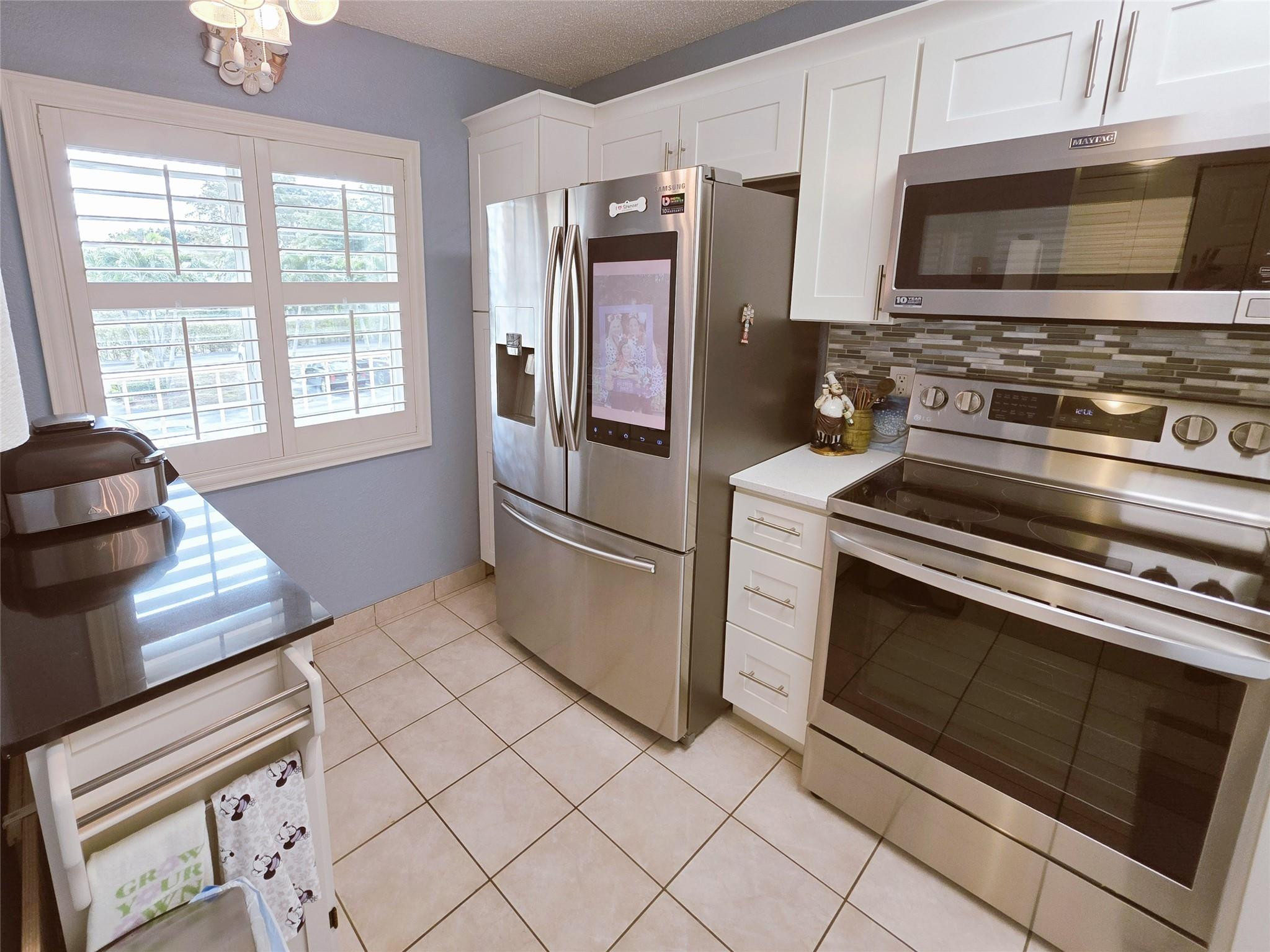 7145 Huntington #208