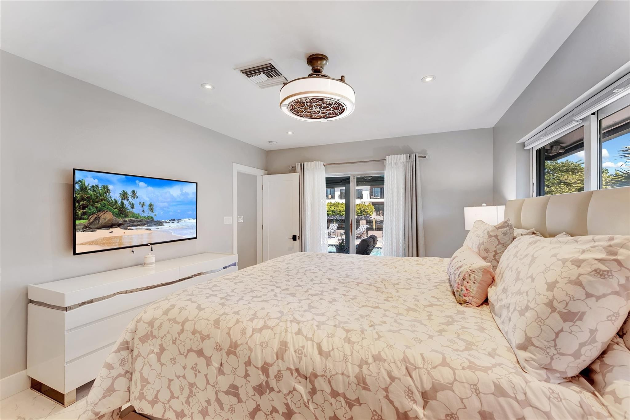 2821 NE 59th Fort Lauderdale, FL 33308