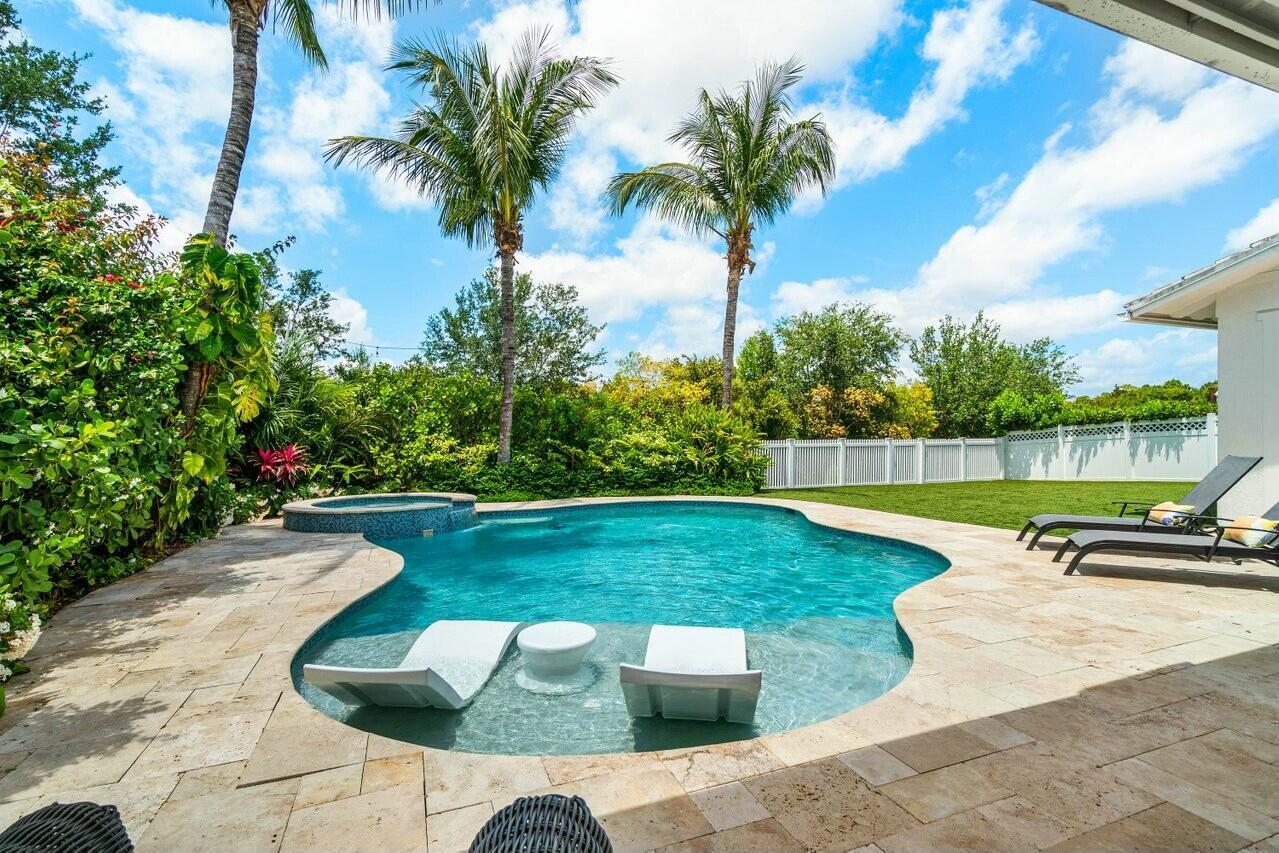 2724 Wymberly Dr Jupiter, FL 33458