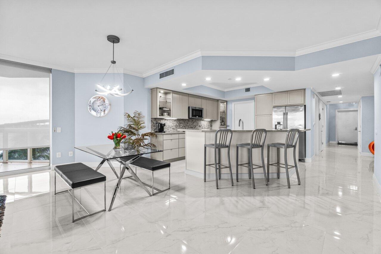 2650 Lake Shr Dr #406 Riviera Beach, FL 33404