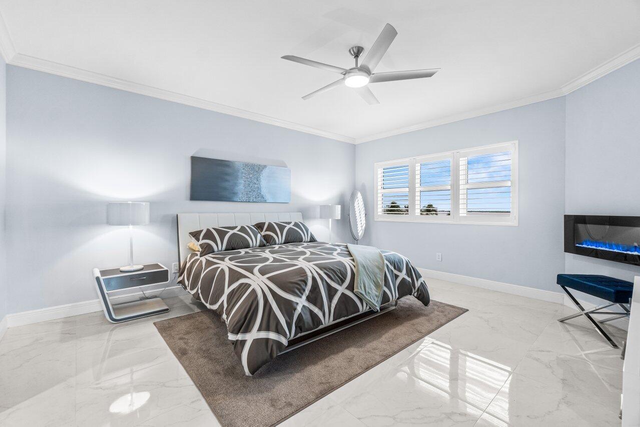 2650 Lake Shr Dr #406 Riviera Beach, FL 33404