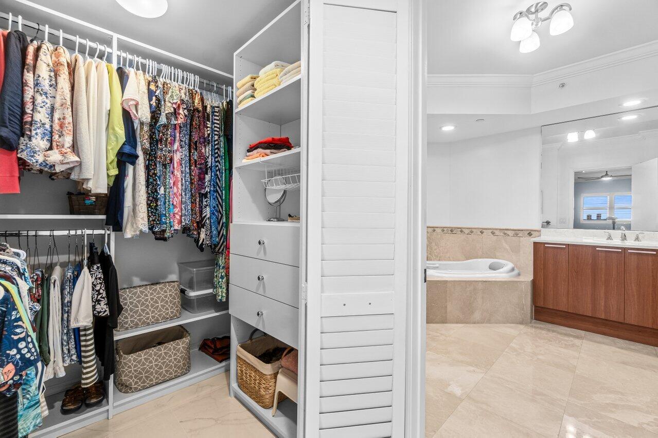 2650 Lake Shr Dr #406 Riviera Beach, FL 33404