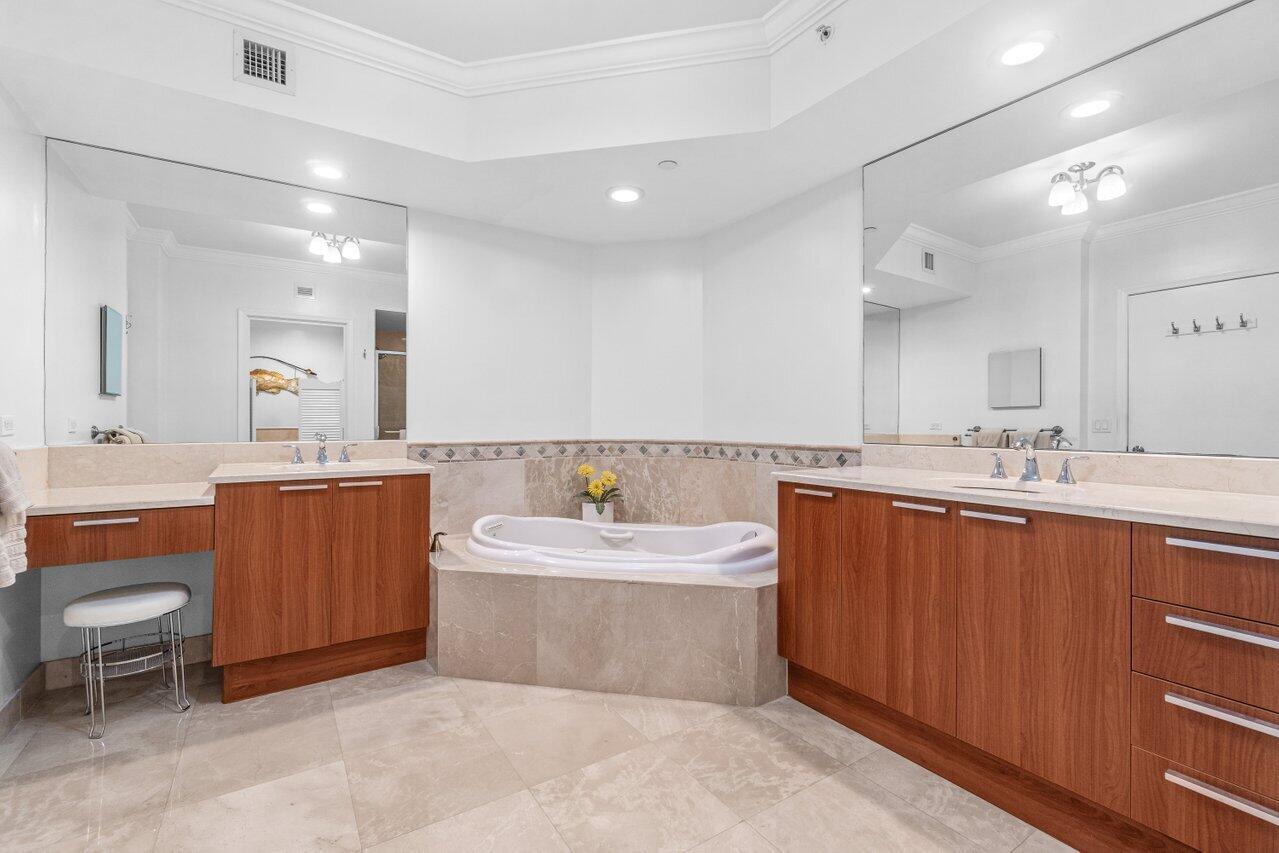 2650 Lake Shr Dr #406 Riviera Beach, FL 33404