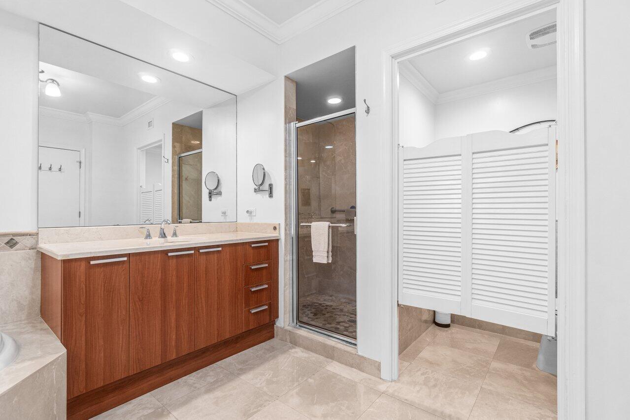 2650 Lake Shr Dr #406 Riviera Beach, FL 33404