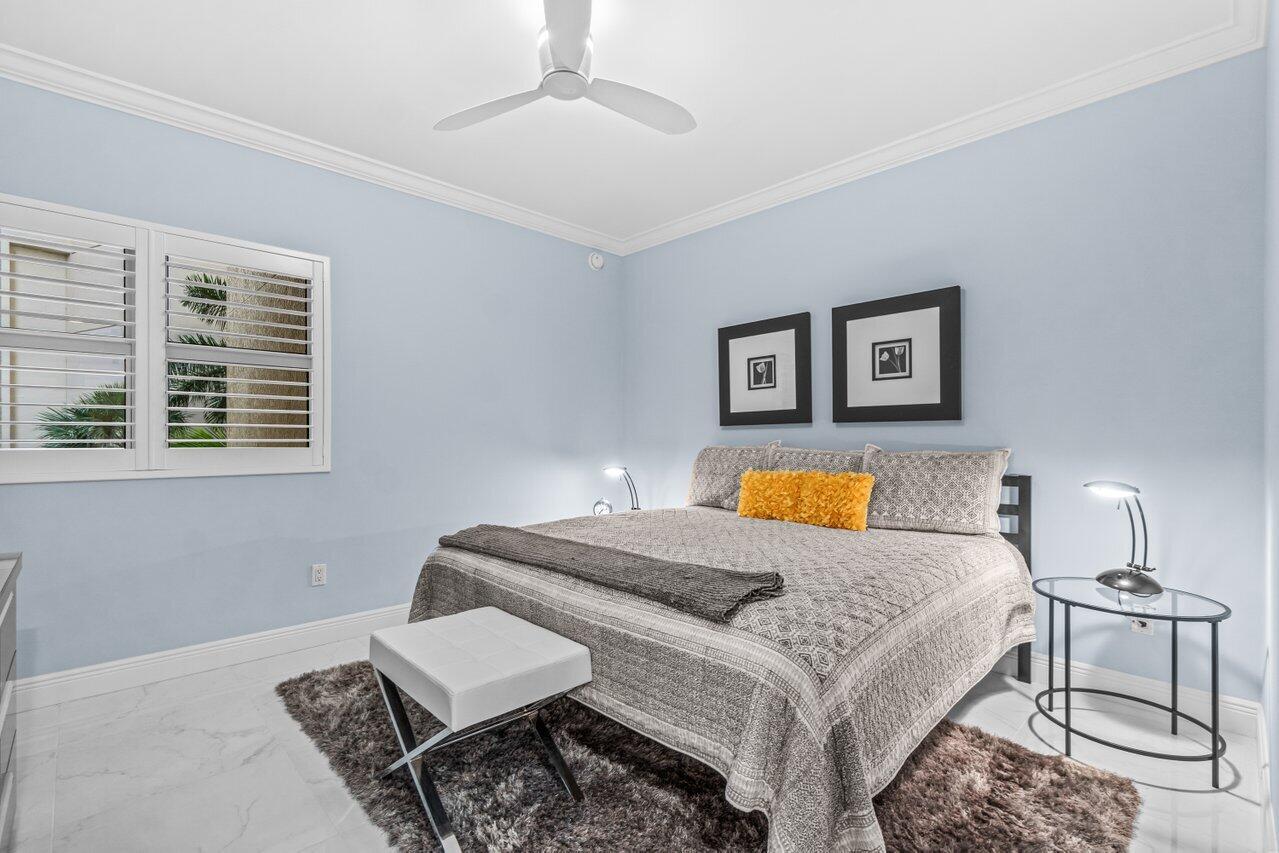 2650 Lake Shr Dr #406 Riviera Beach, FL 33404