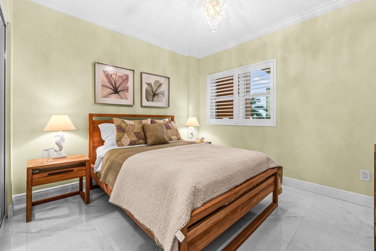 2650 Lake Shr Dr #406 Riviera Beach, FL 33404