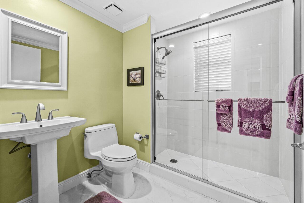 2650 Lake Shr Dr #406 Riviera Beach, FL 33404