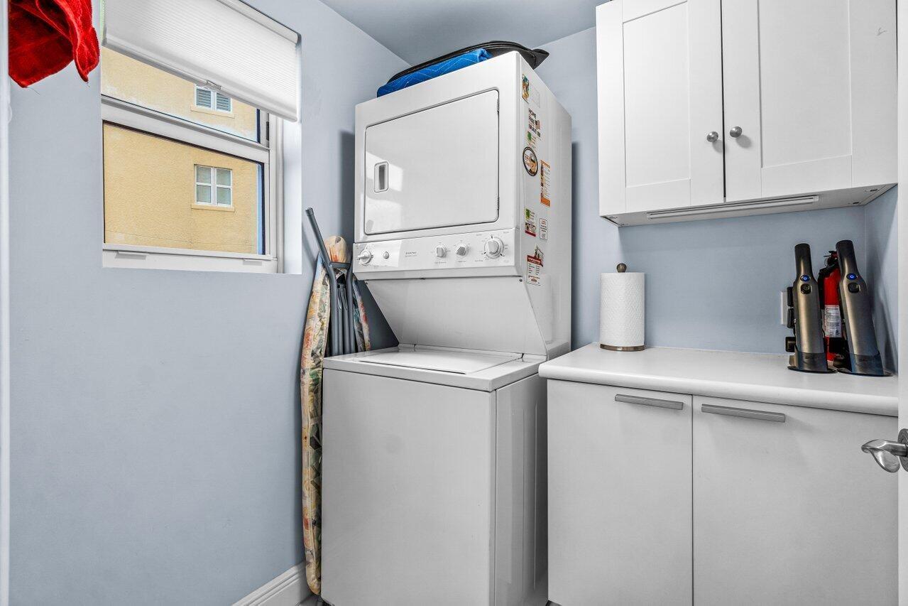 2650 Lake Shr Dr #406 Riviera Beach, FL 33404