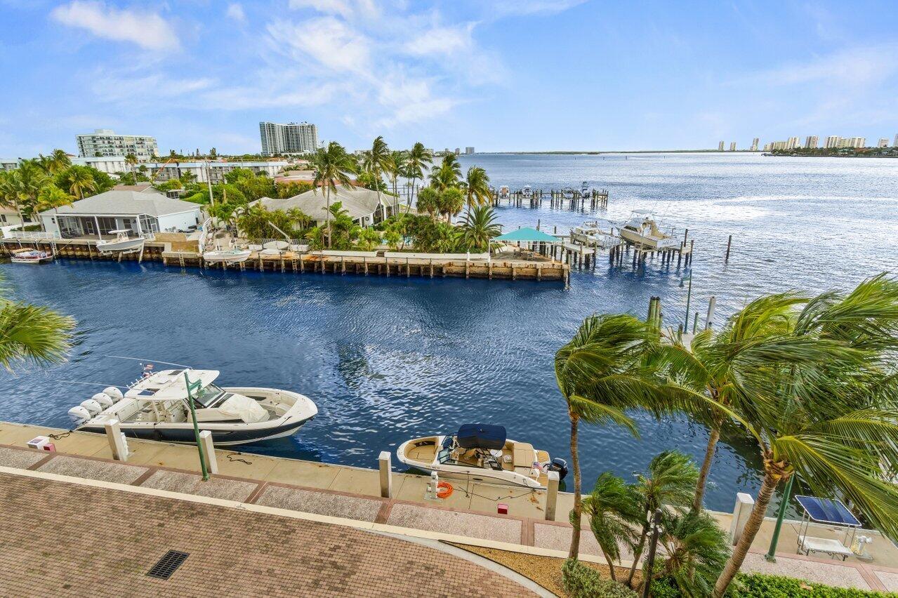 2650 Lake Shr Dr #406 Riviera Beach, FL 33404