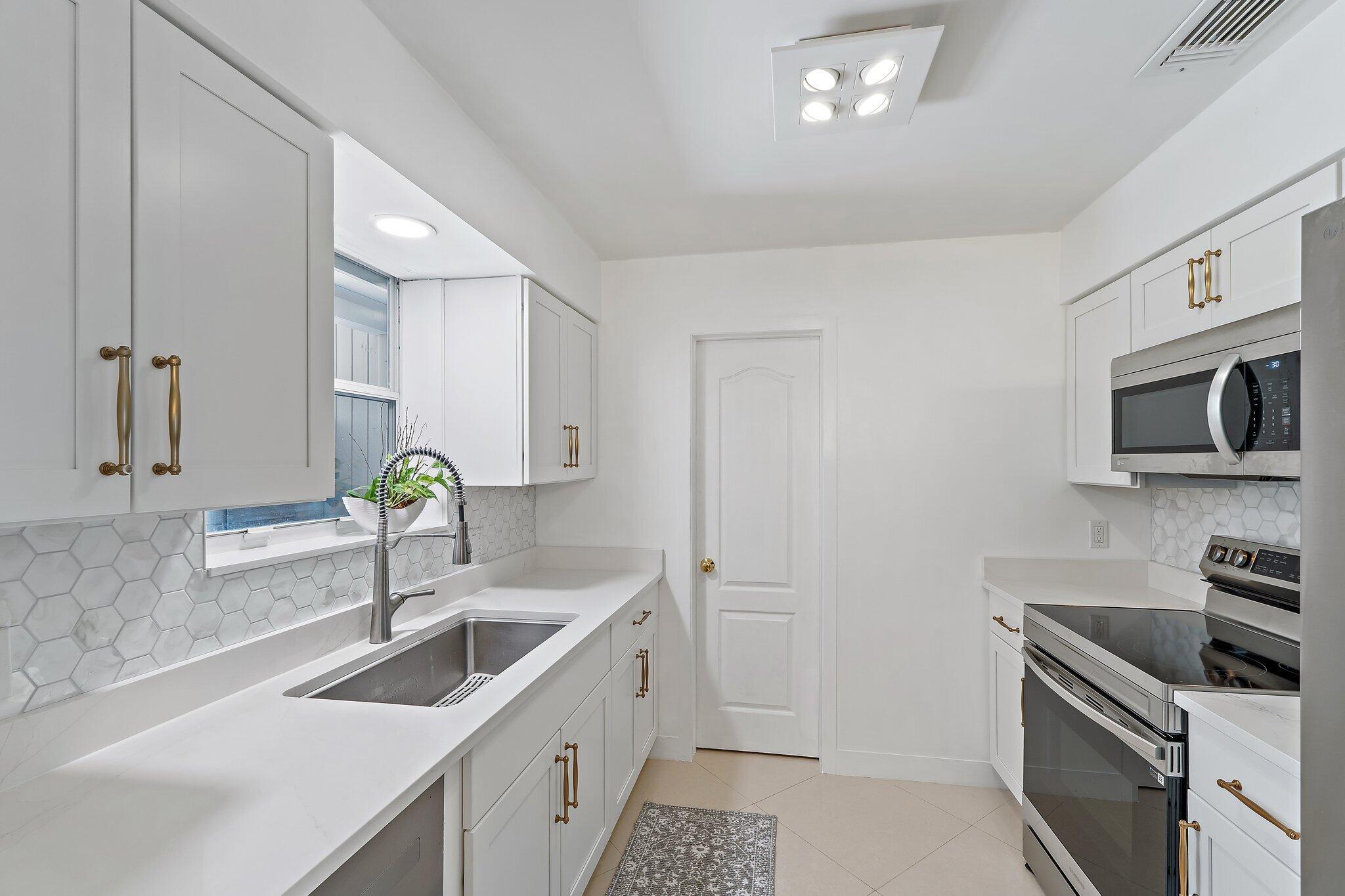 314 Fern St Jupiter, FL 33458