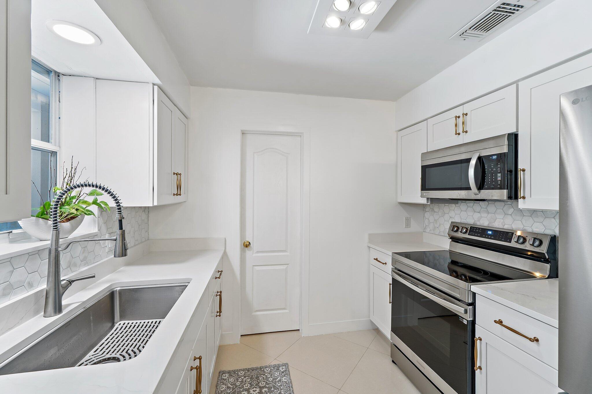 314 Fern St Jupiter, FL 33458