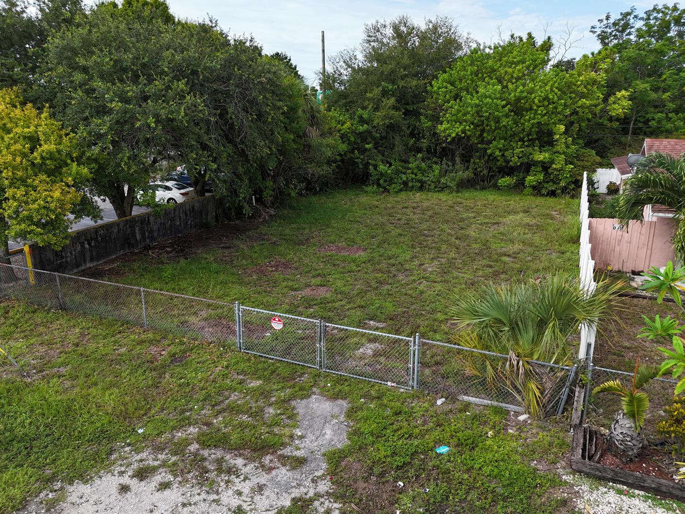 1602 Lauderdale Manor Dr