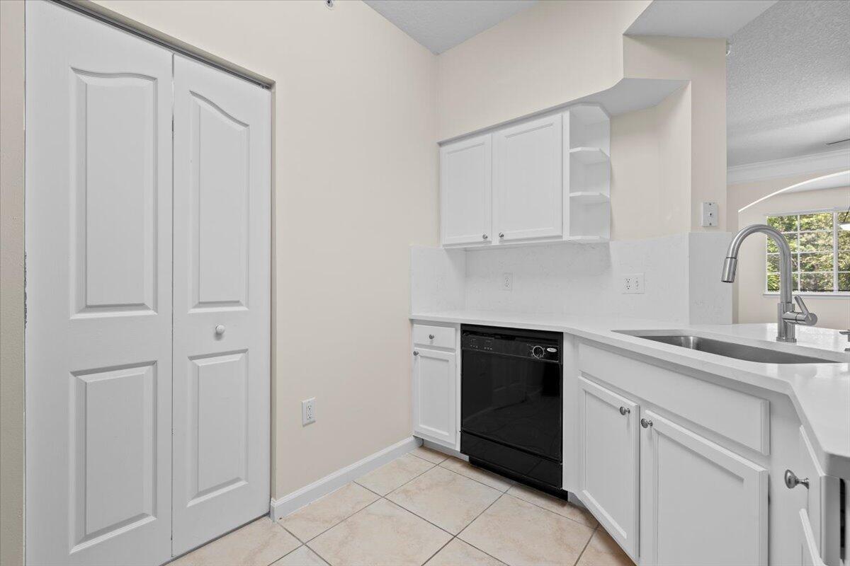 6203 Myrtlewood Cir