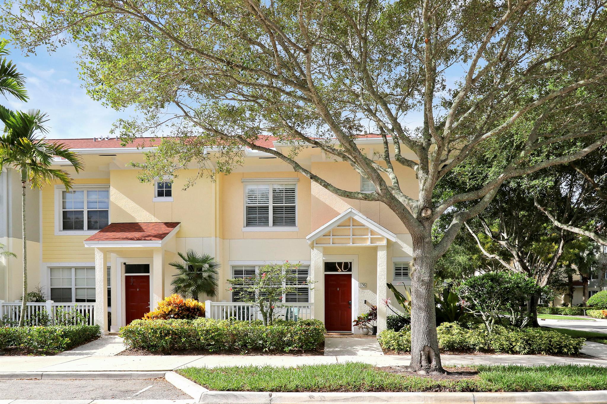 776 Dakota Dr #106