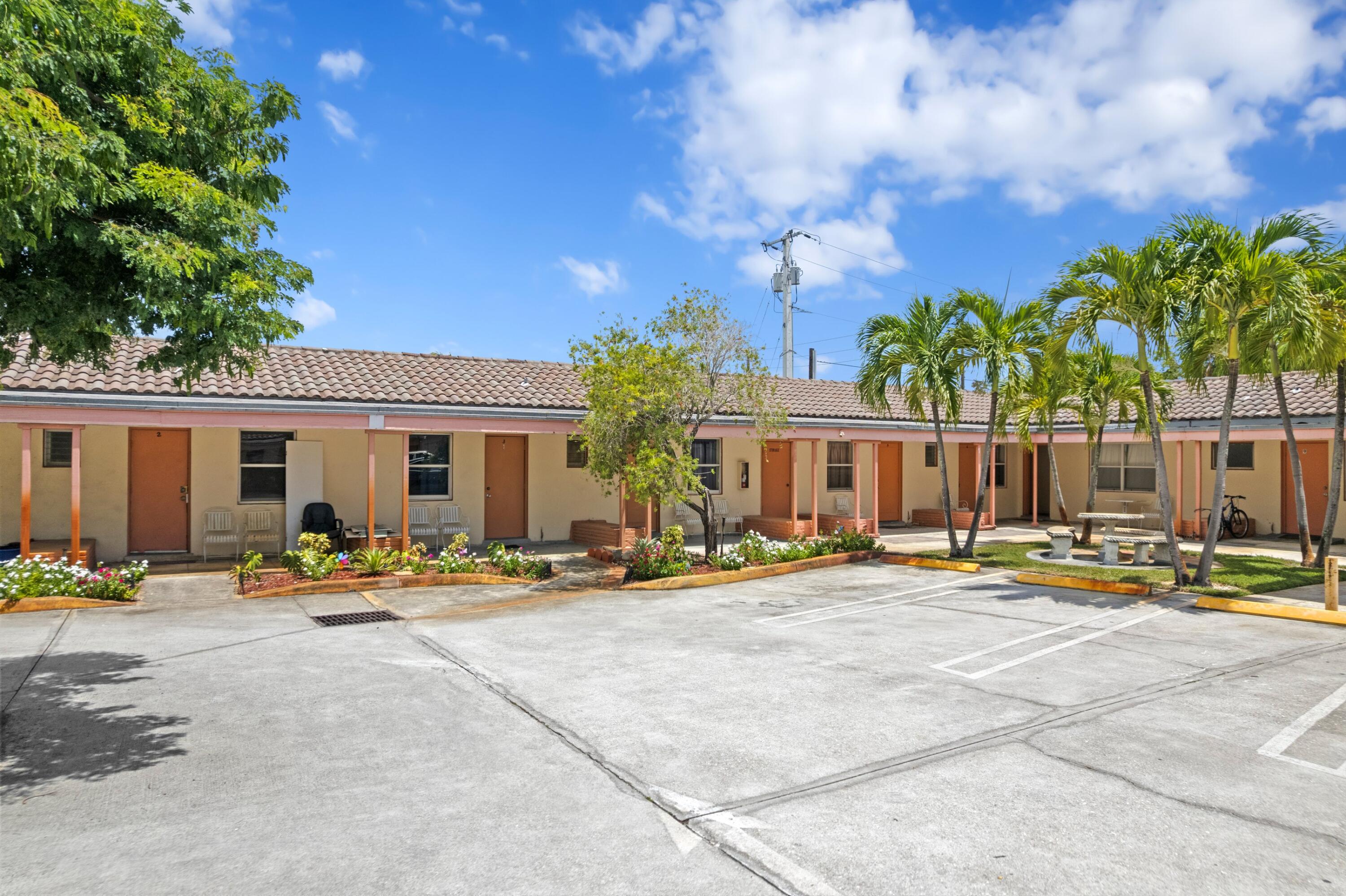 7800 S Dixie West Palm Beach, FL 33405
