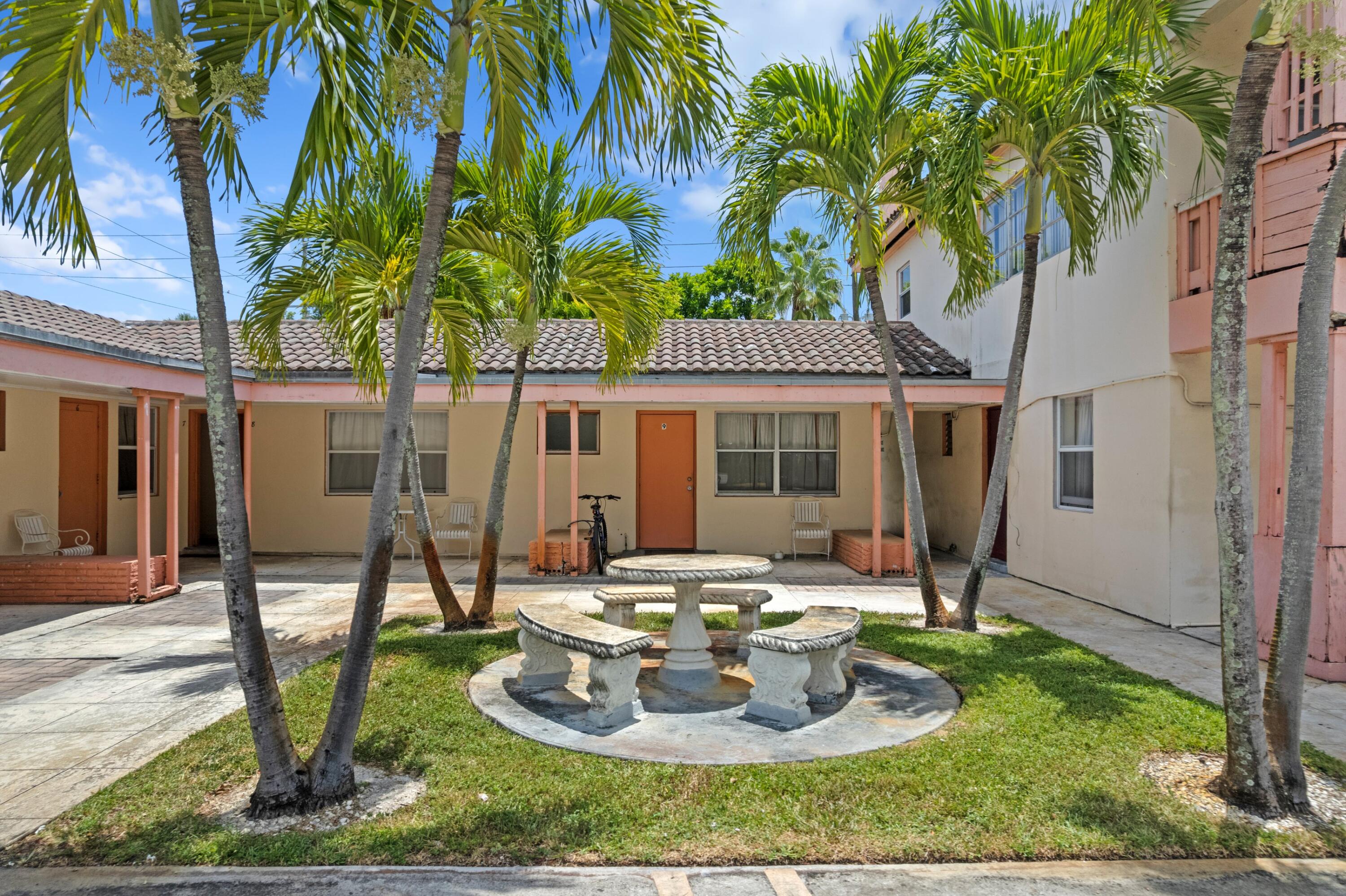 7800 S Dixie West Palm Beach, FL 33405