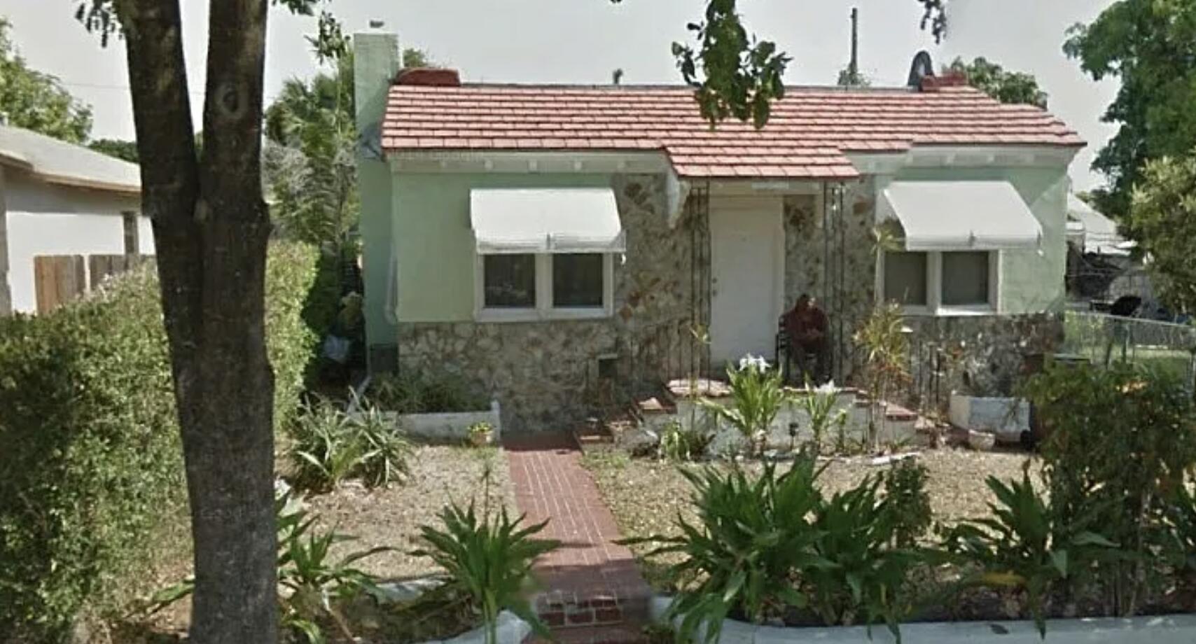 833 30th Ct