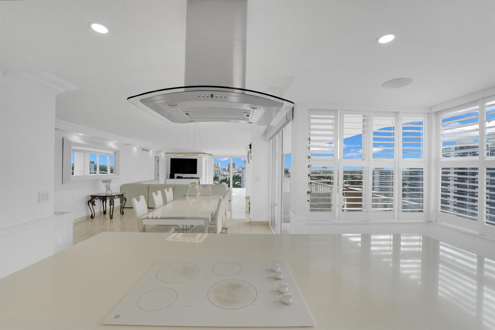 2800 E Sunrise Blvd #19a Fort Lauderdale, FL 33304