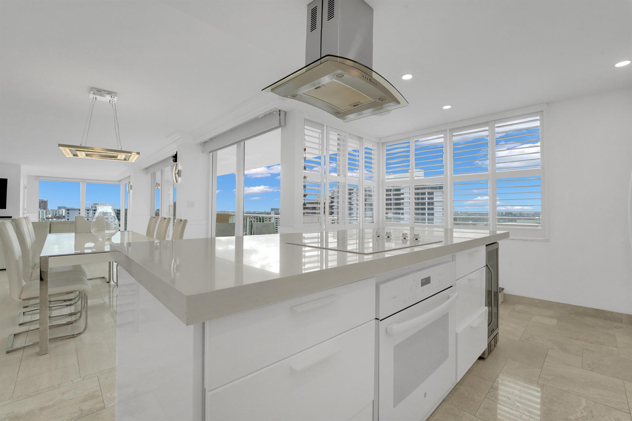 2800 E Sunrise Blvd #19a Fort Lauderdale, FL 33304