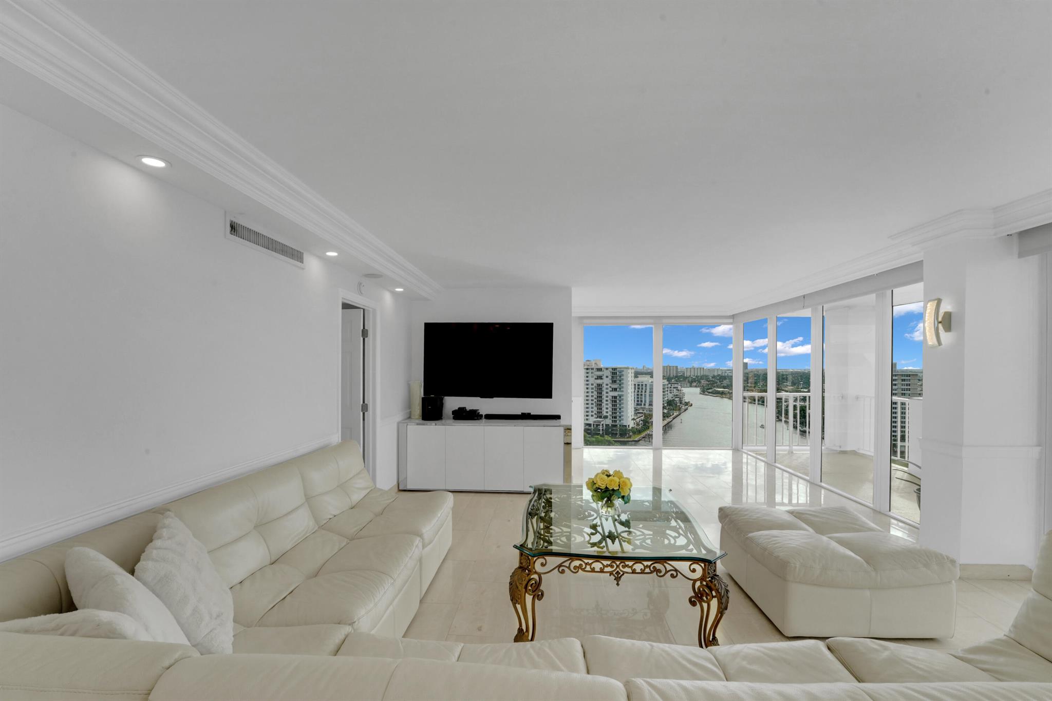 2800 E Sunrise Blvd #19a Fort Lauderdale, FL 33304