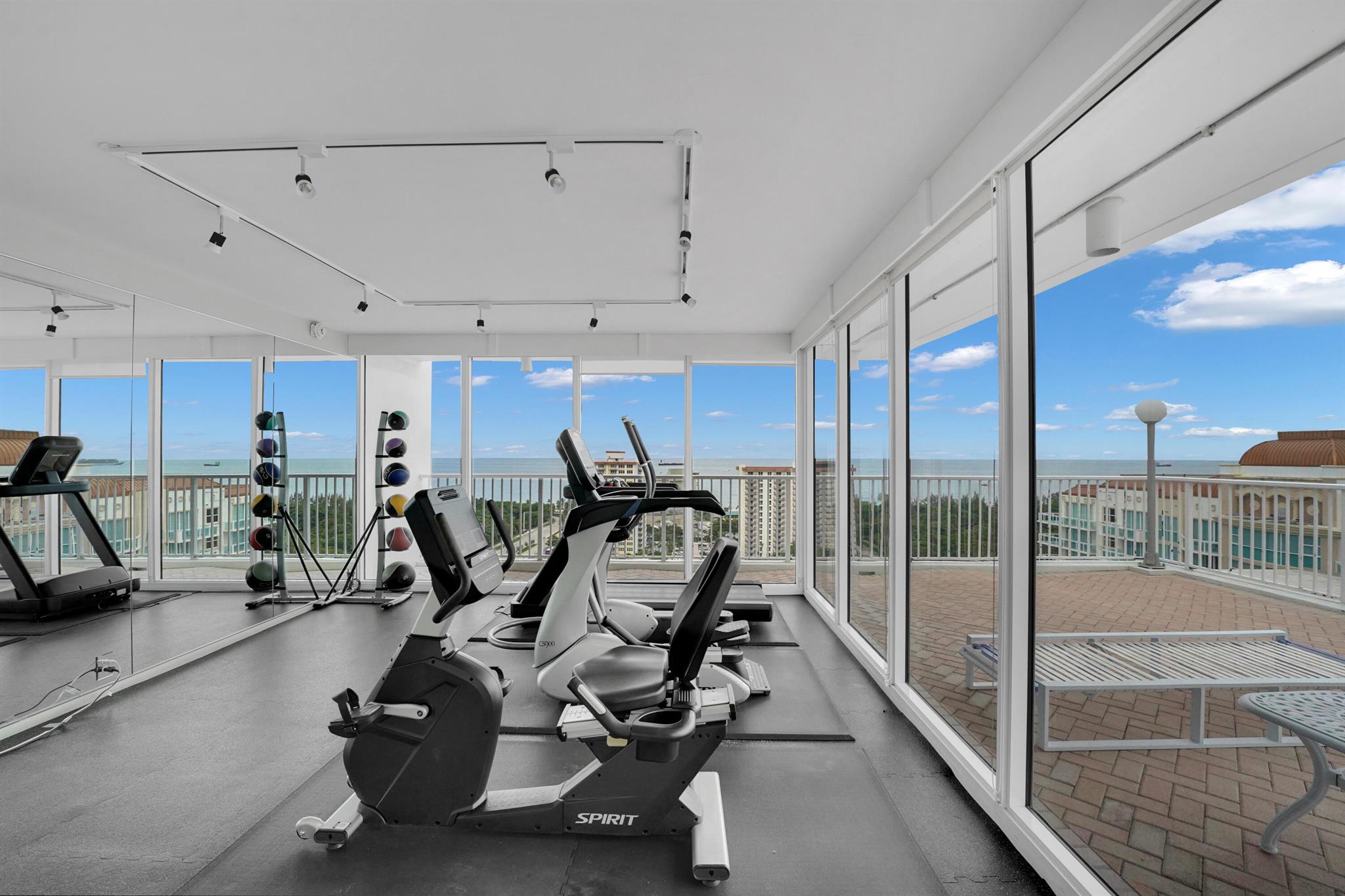 2800 E Sunrise Blvd #19a Fort Lauderdale, FL 33304