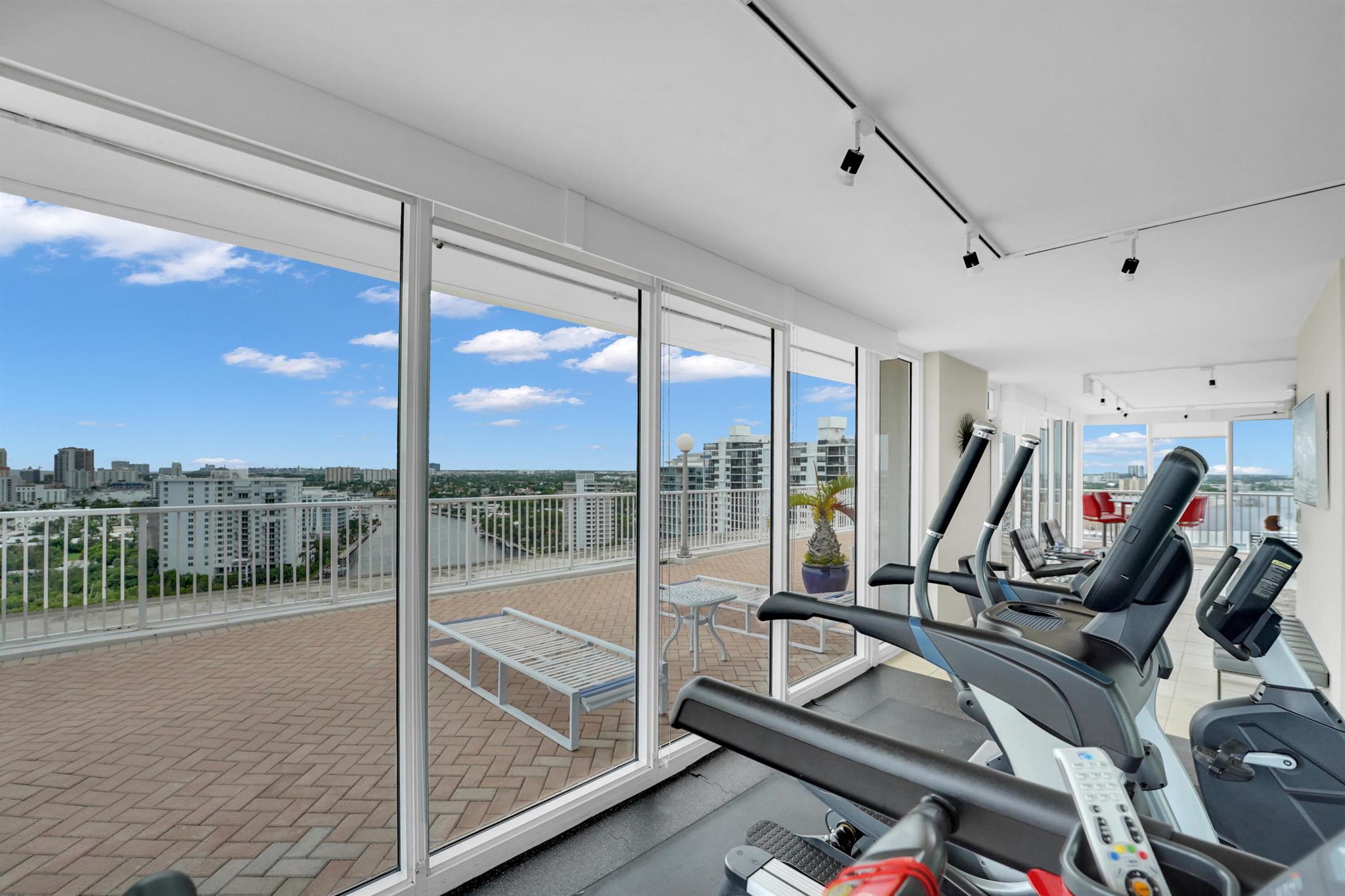 2800 E Sunrise Blvd #19a Fort Lauderdale, FL 33304