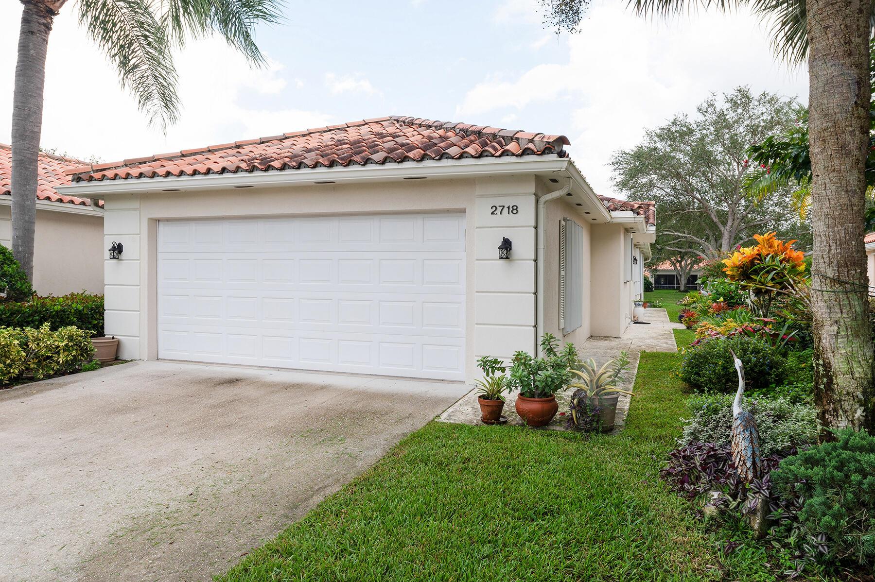 2718 Livingston Ln