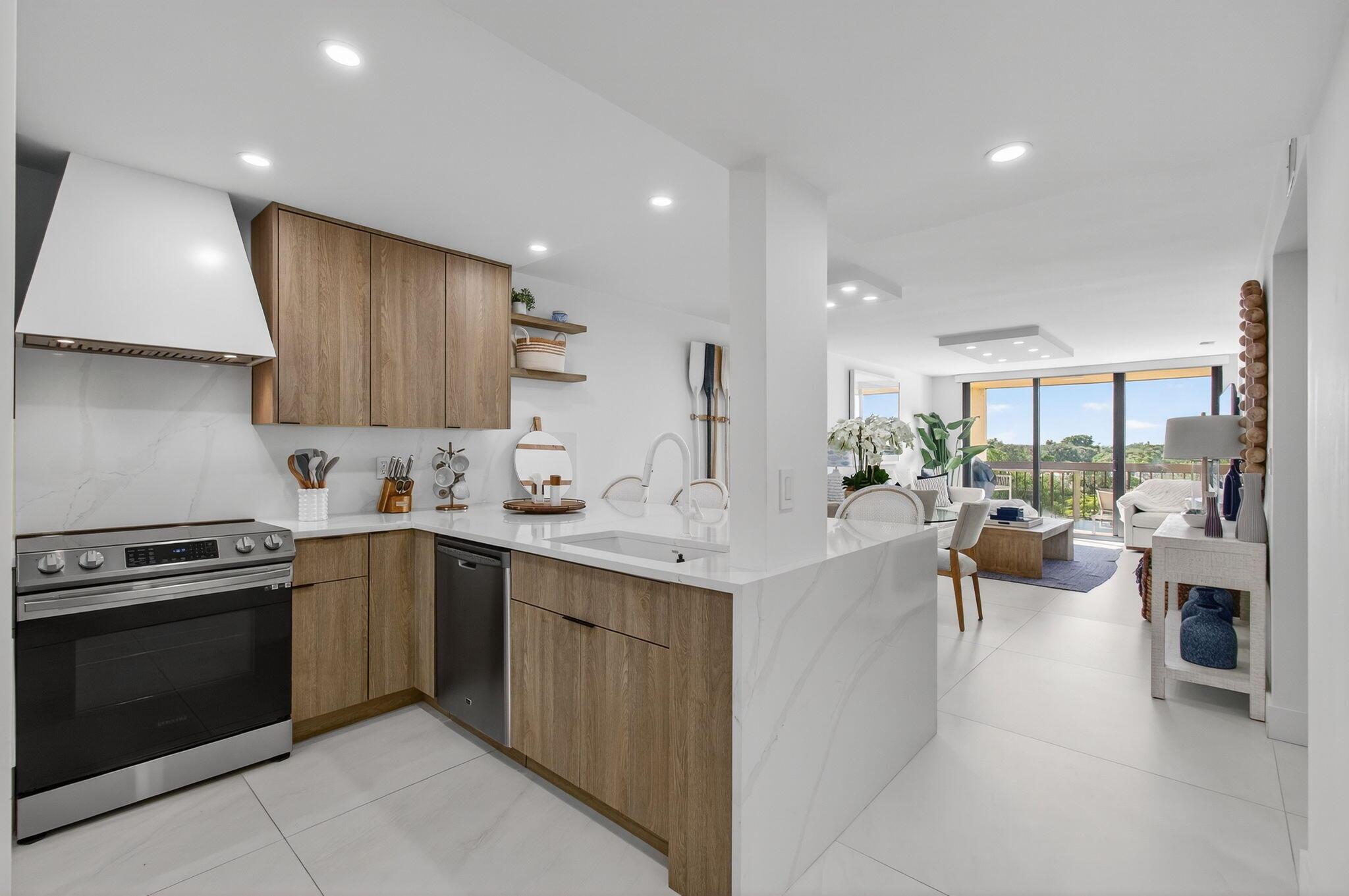 600 Egret Cir #7501