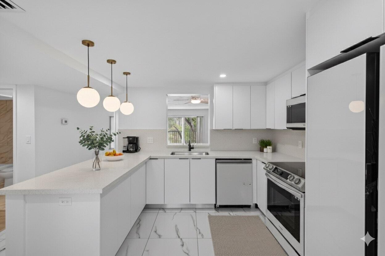 14375 Strathmore Ln #303