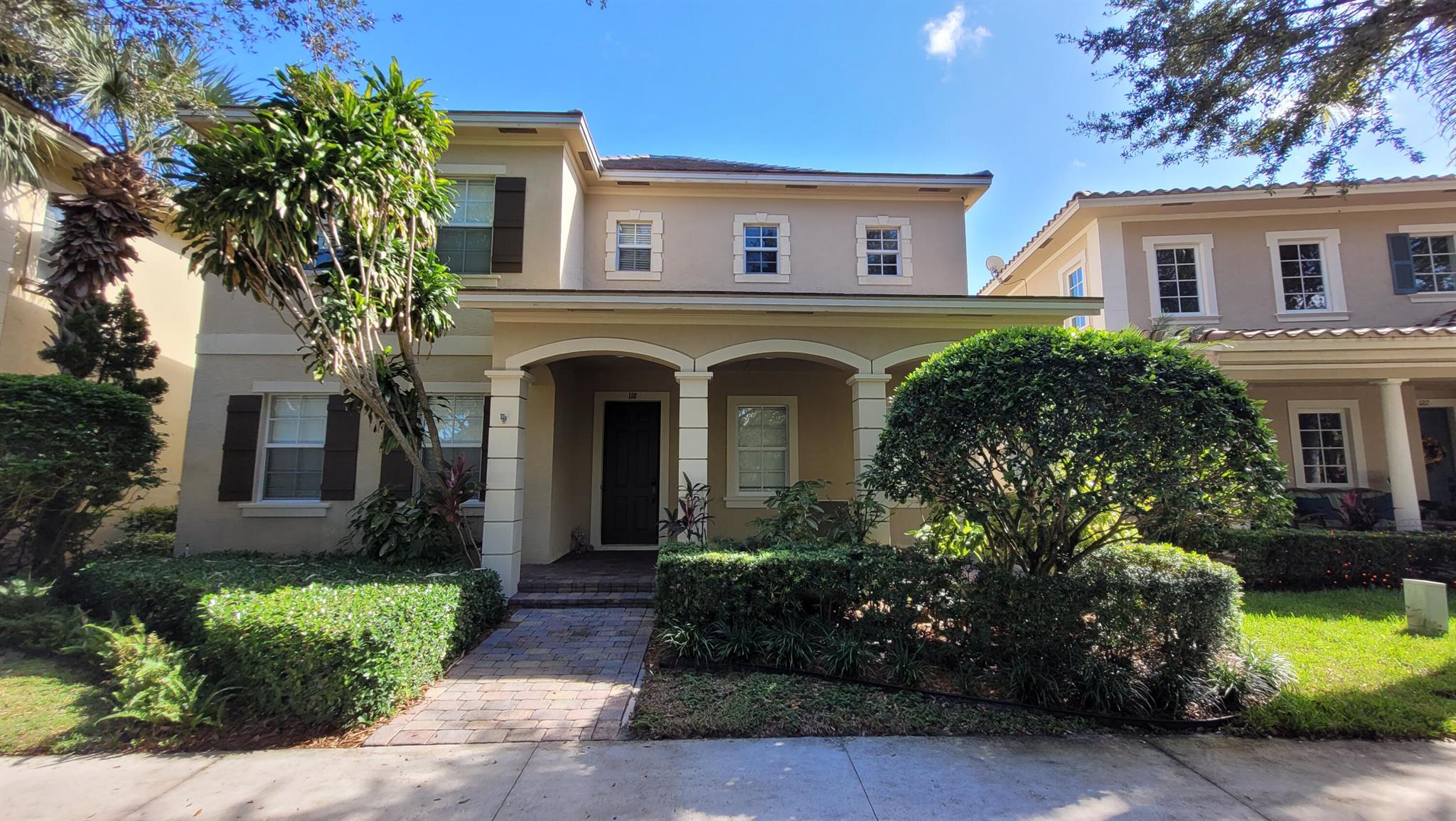118 Wicklow Ln
