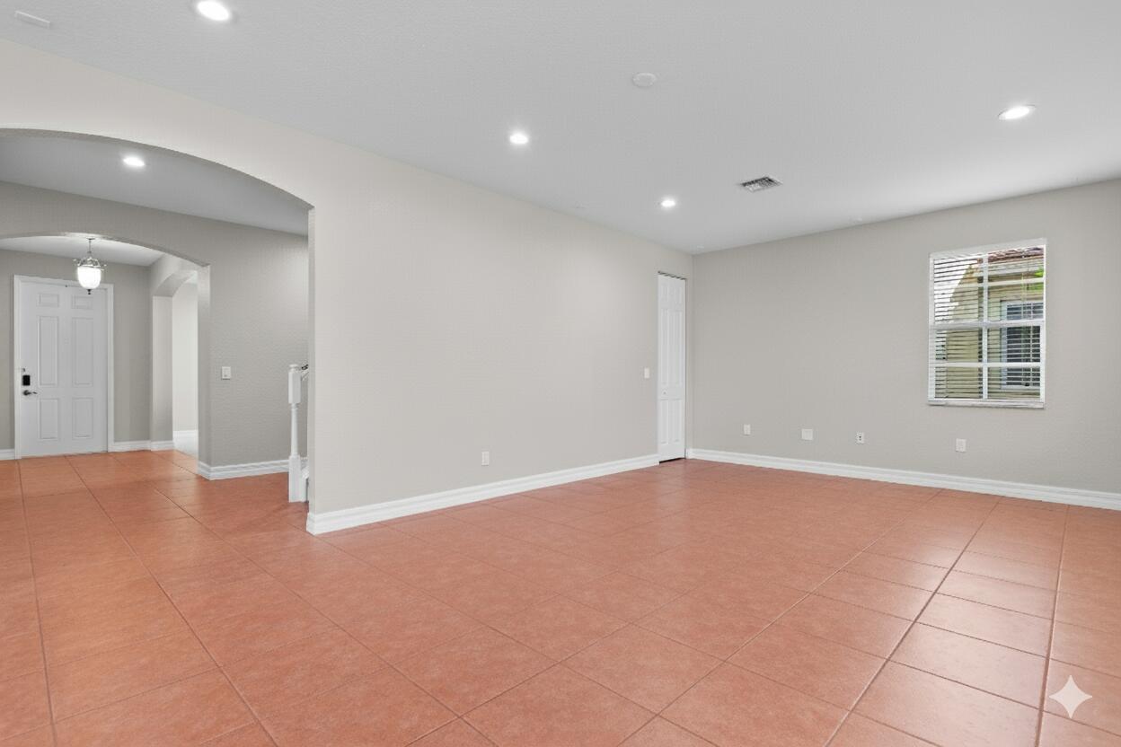 118 Wicklow Ln Jupiter, FL 33458