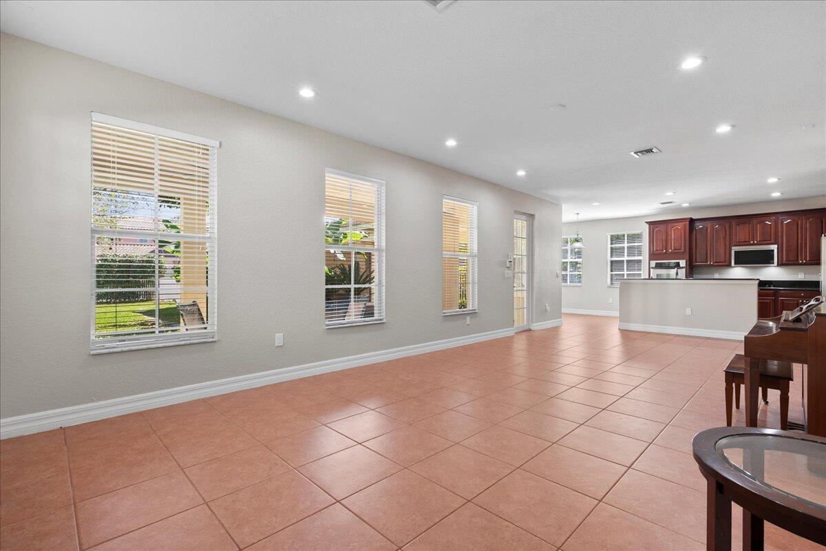 118 Wicklow Ln Jupiter, FL 33458