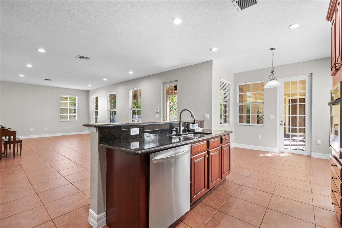 118 Wicklow Ln Jupiter, FL 33458