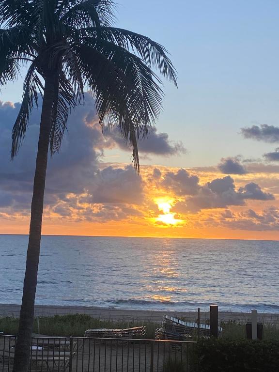 1021 Hillsboro Mile #G6 Lighthouse Point, FL 33064