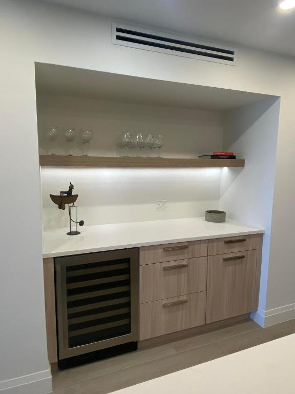 1021 Hillsboro Mile #G6 Lighthouse Point, FL 33064