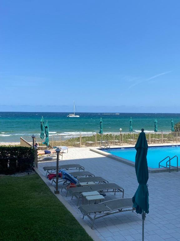 1021 Hillsboro Mile #G6 Lighthouse Point, FL 33064