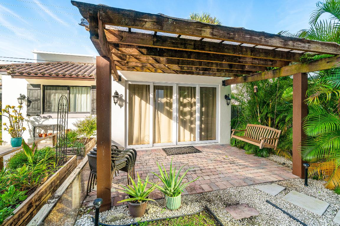 351 E Boca Raton Boca Raton, FL 33432