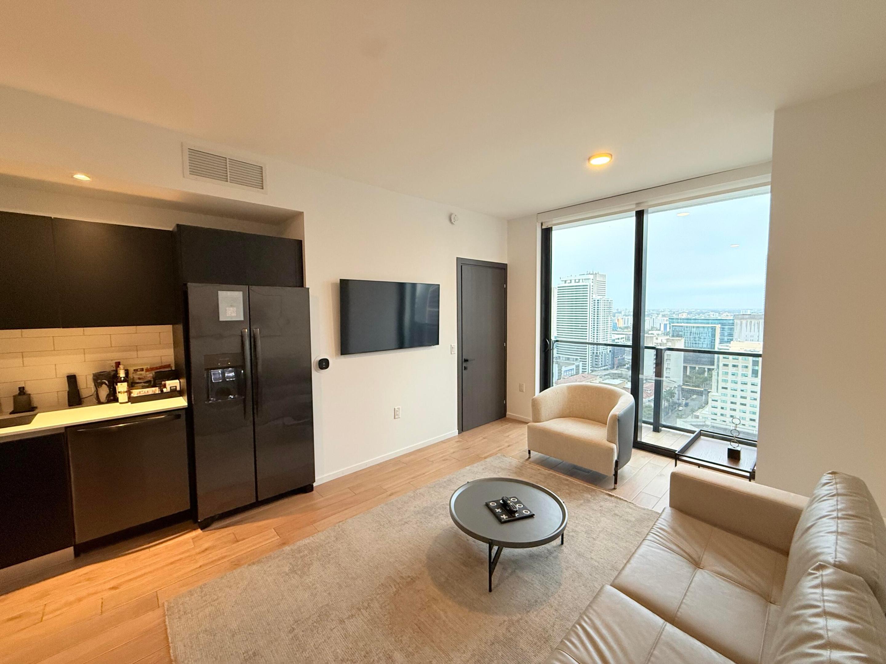 398 NE 5th #2118 Miami, FL 33132