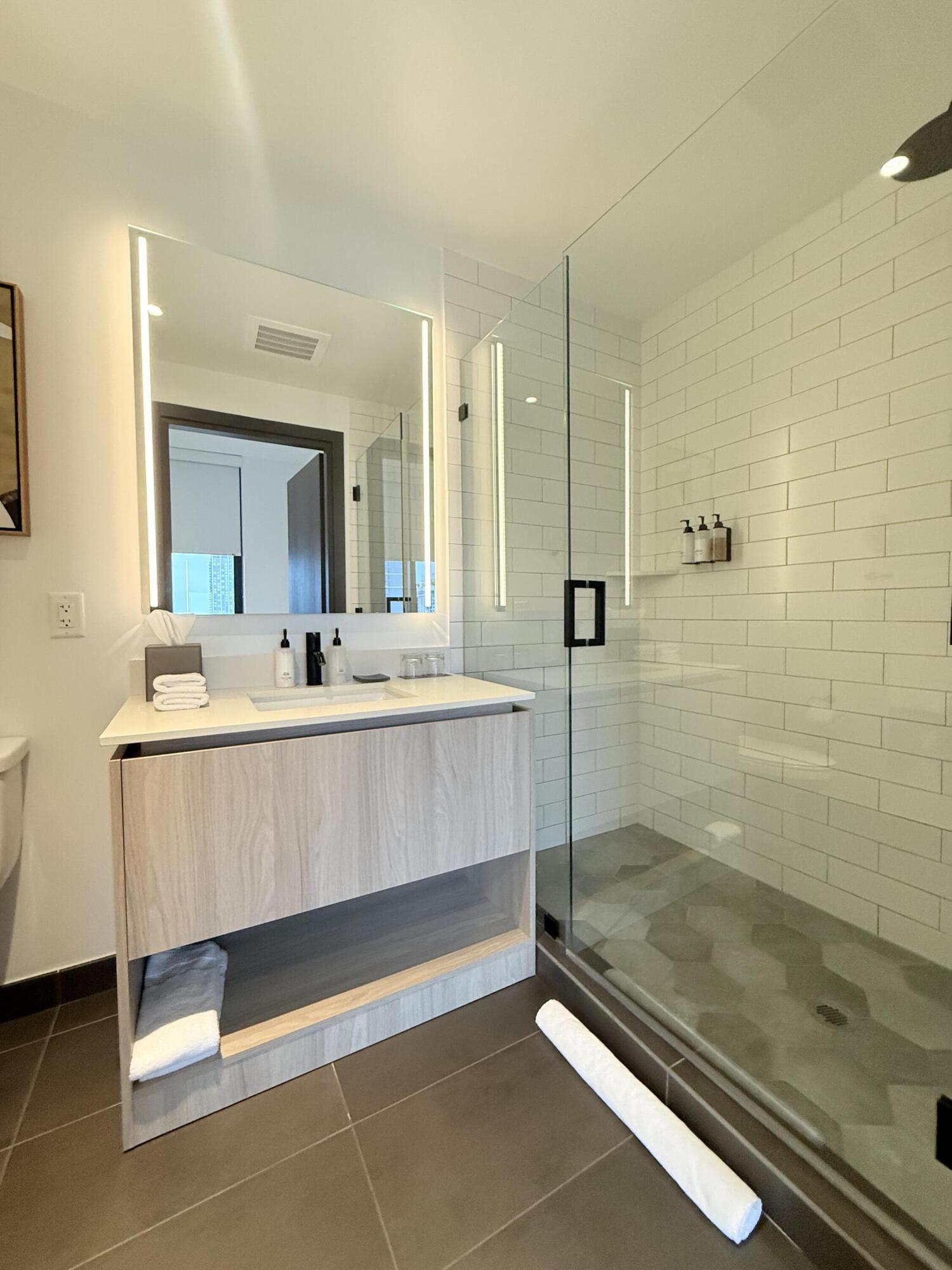 398 NE 5th #2118 Miami, FL 33132