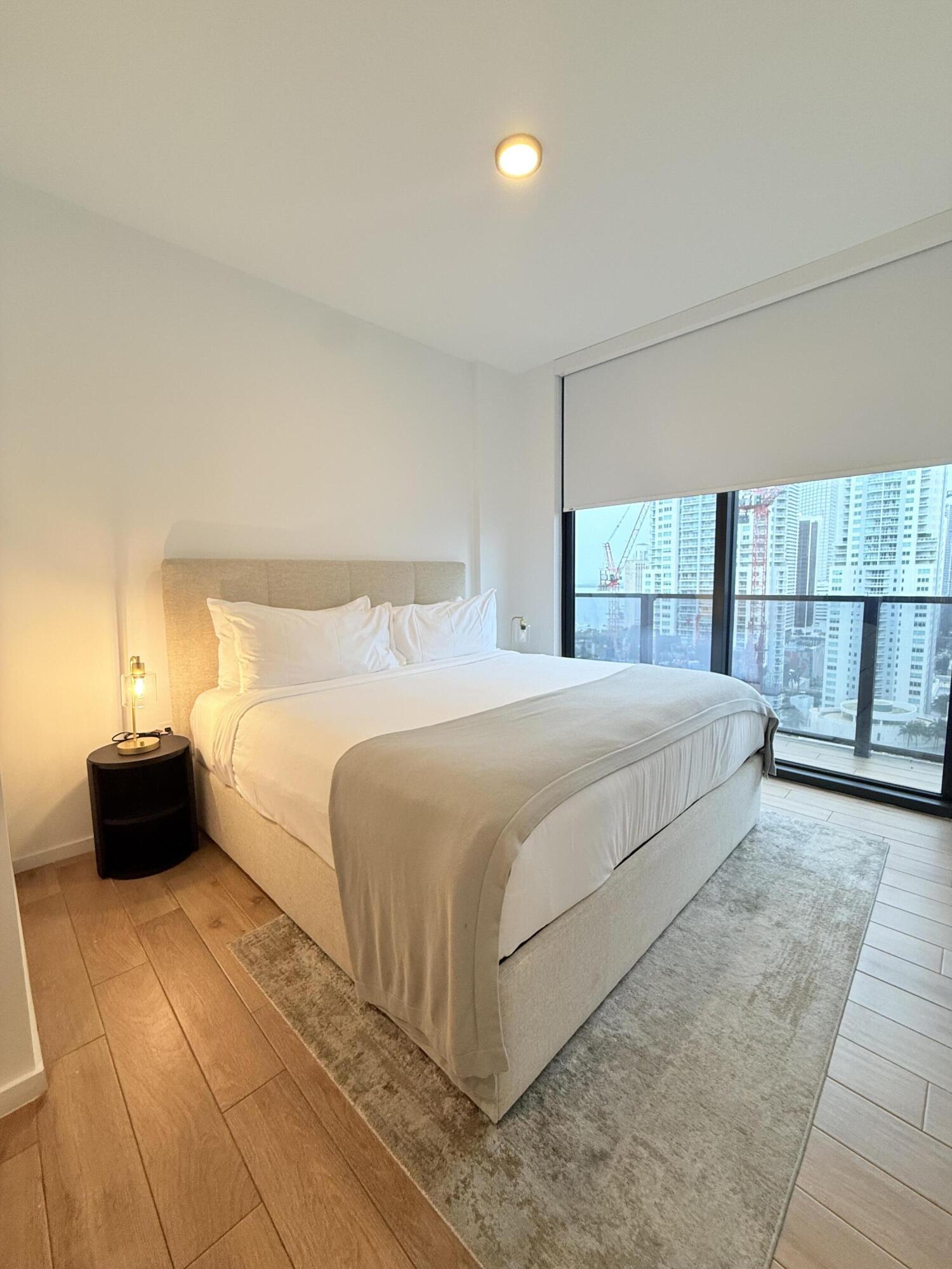 398 NE 5th #2118 Miami, FL 33132