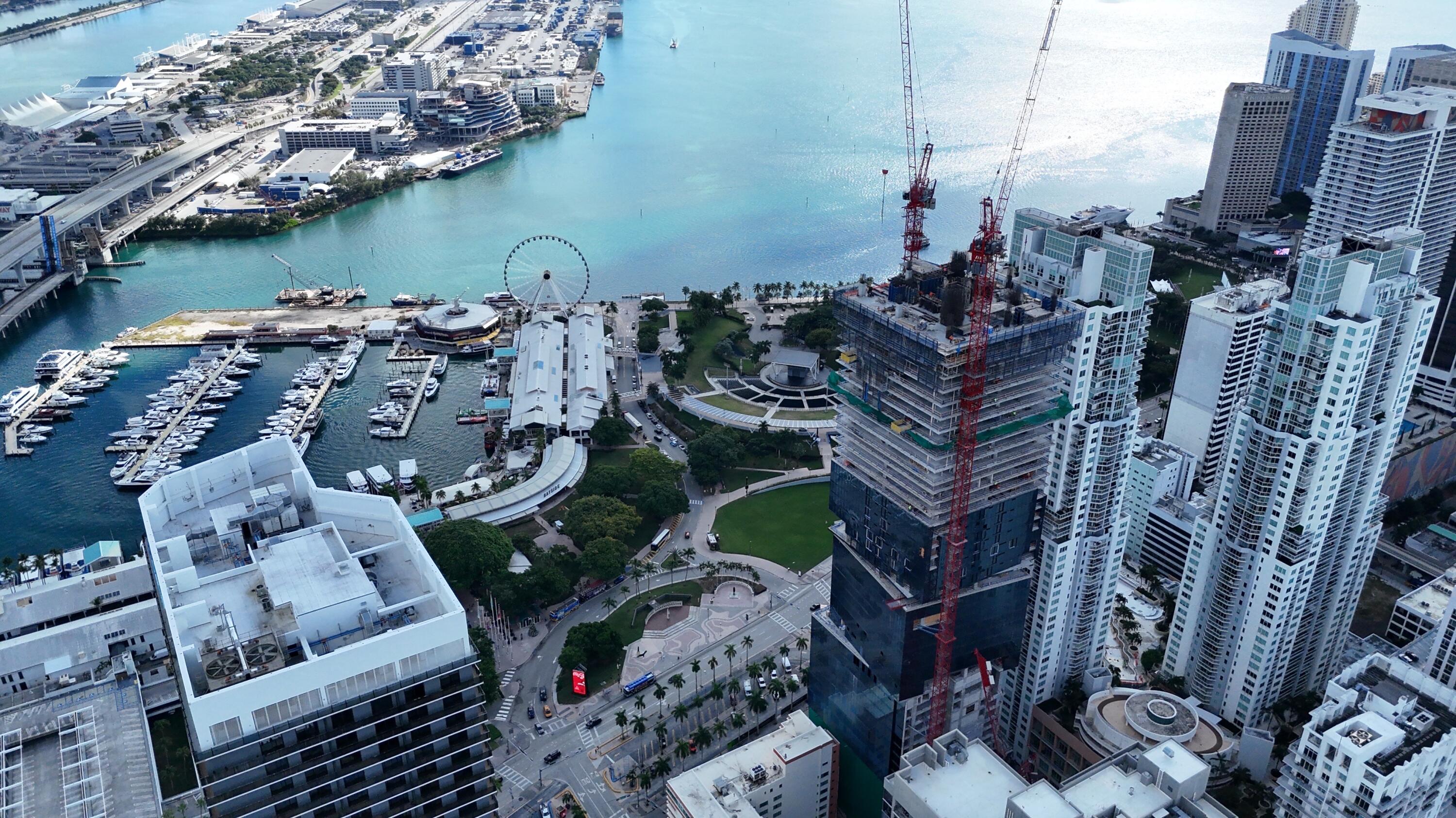 398 NE 5th #2118 Miami, FL 33132