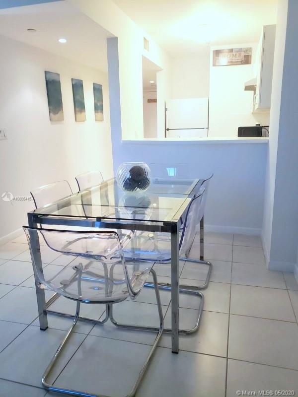 image CASTLE BEACH CLUB CONDO3