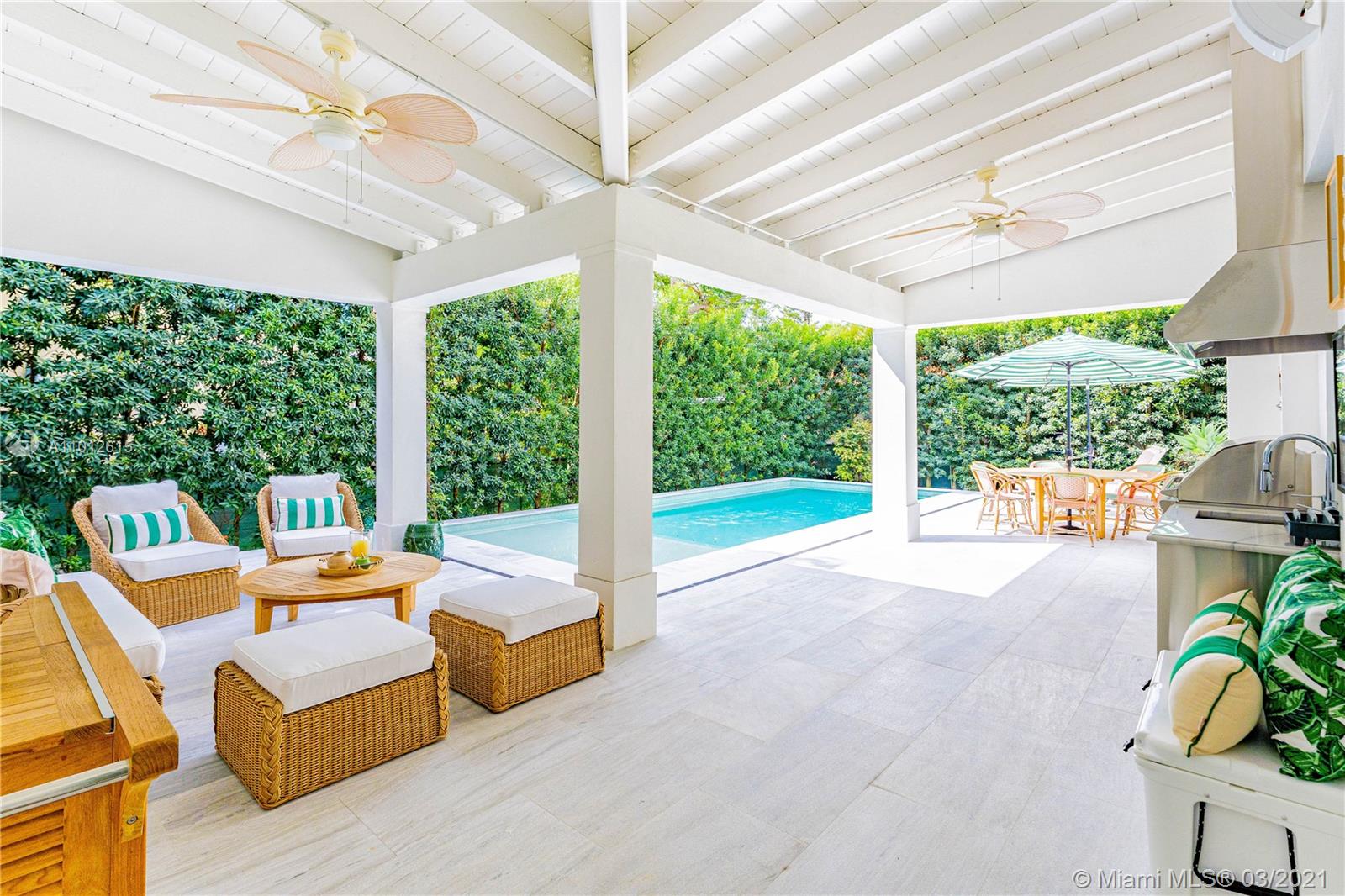 402 Vittorio Ave Coral Gables, FL 33146