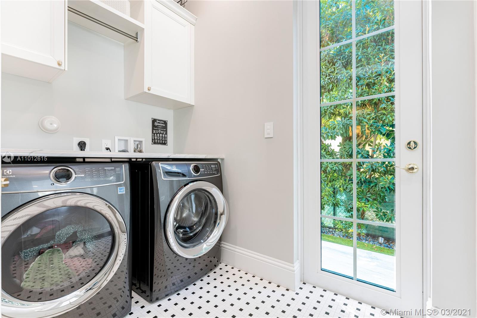 402 Vittorio Ave Coral Gables, FL 33146