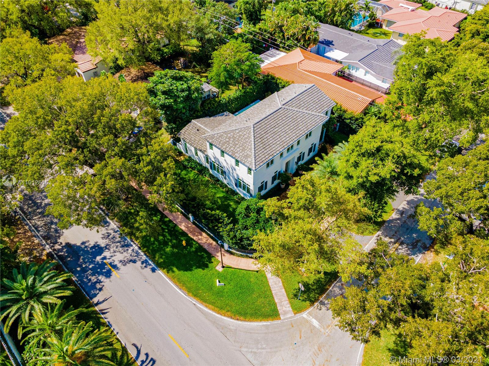 402 Vittorio Ave Coral Gables, FL 33146