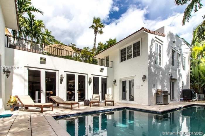 3744 Irvington Ave Miami, FL 33133