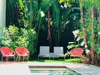 3744 Irvington Ave Miami, FL 33133