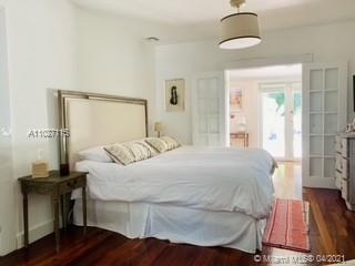 3744 Irvington Ave Miami, FL 33133